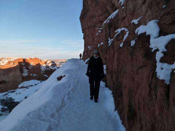 Agora, no caminho certo para o delicate Arch, no Arches National Park, perto de Moab, em Utah, nos Estados Unidos